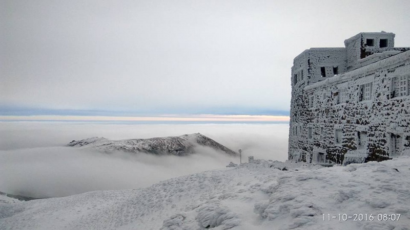 В Украине выпал первый снег: яркие фото и видео